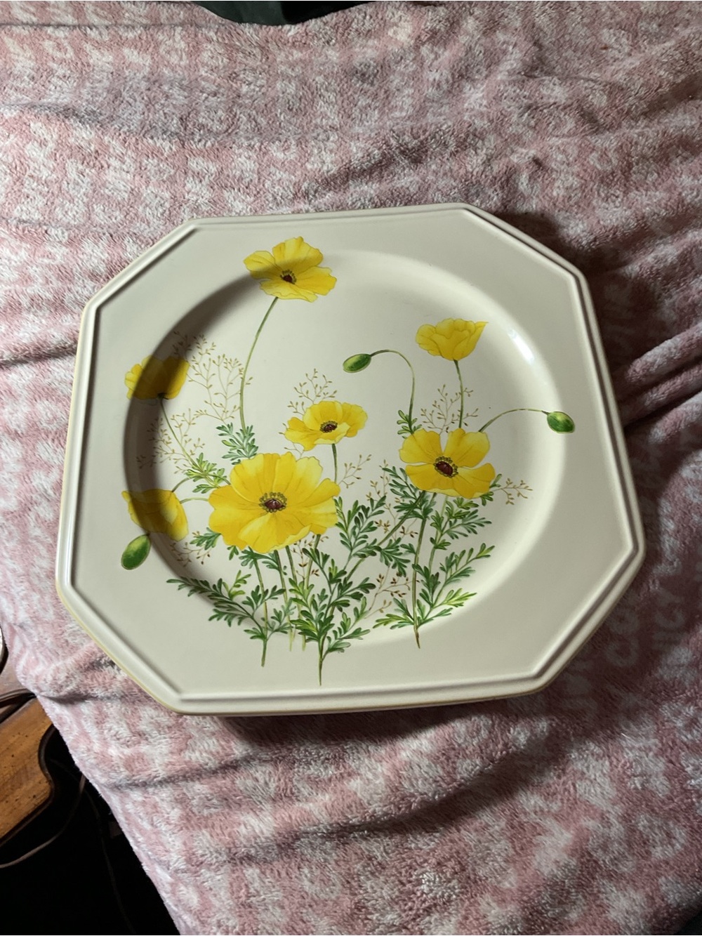 Mikasa Continental Ivory F4001 Buttercup Chop Plate Japan 12 3/8”